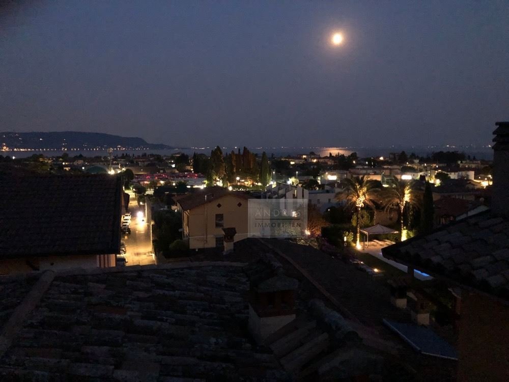 Maderno-Bilocale-F16-Maderno-by-Night-dal-terrazzo
