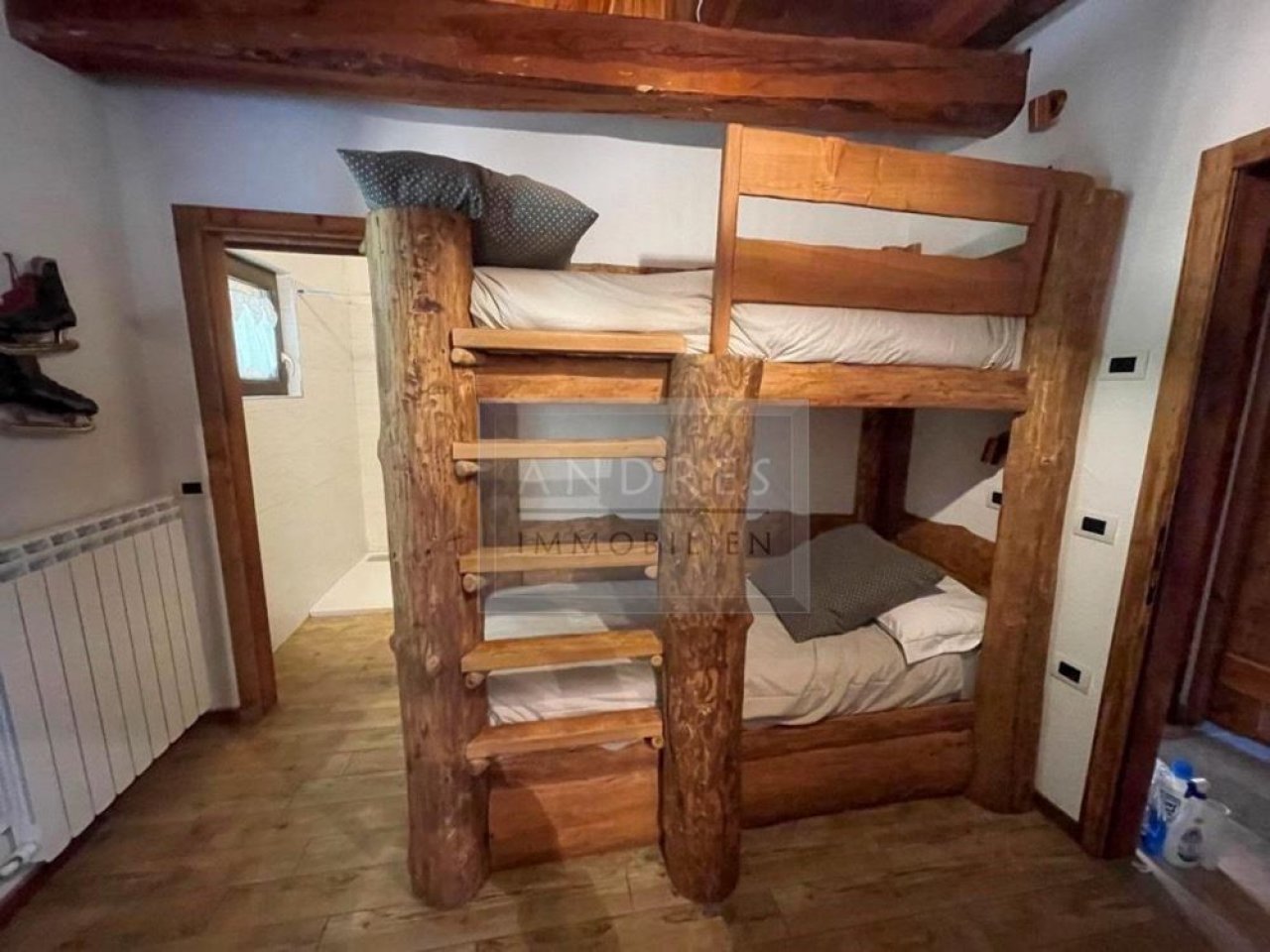 15 15
