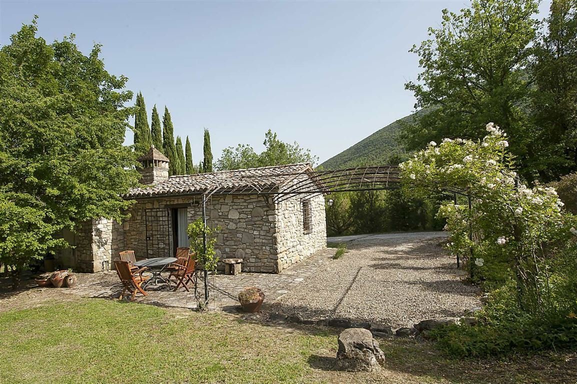 26-s576-garden-and-guest-house