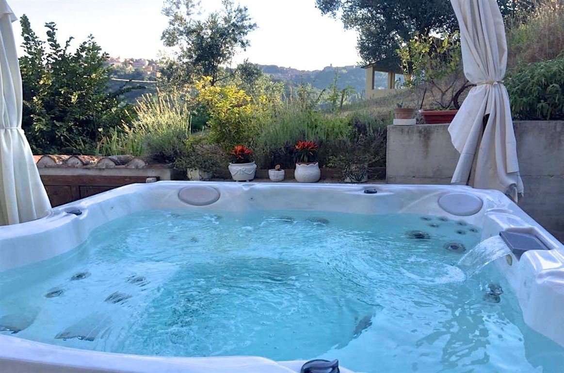9-4633-outdoor-Jacuzzi-Podere-tra-gli-Ulivi.