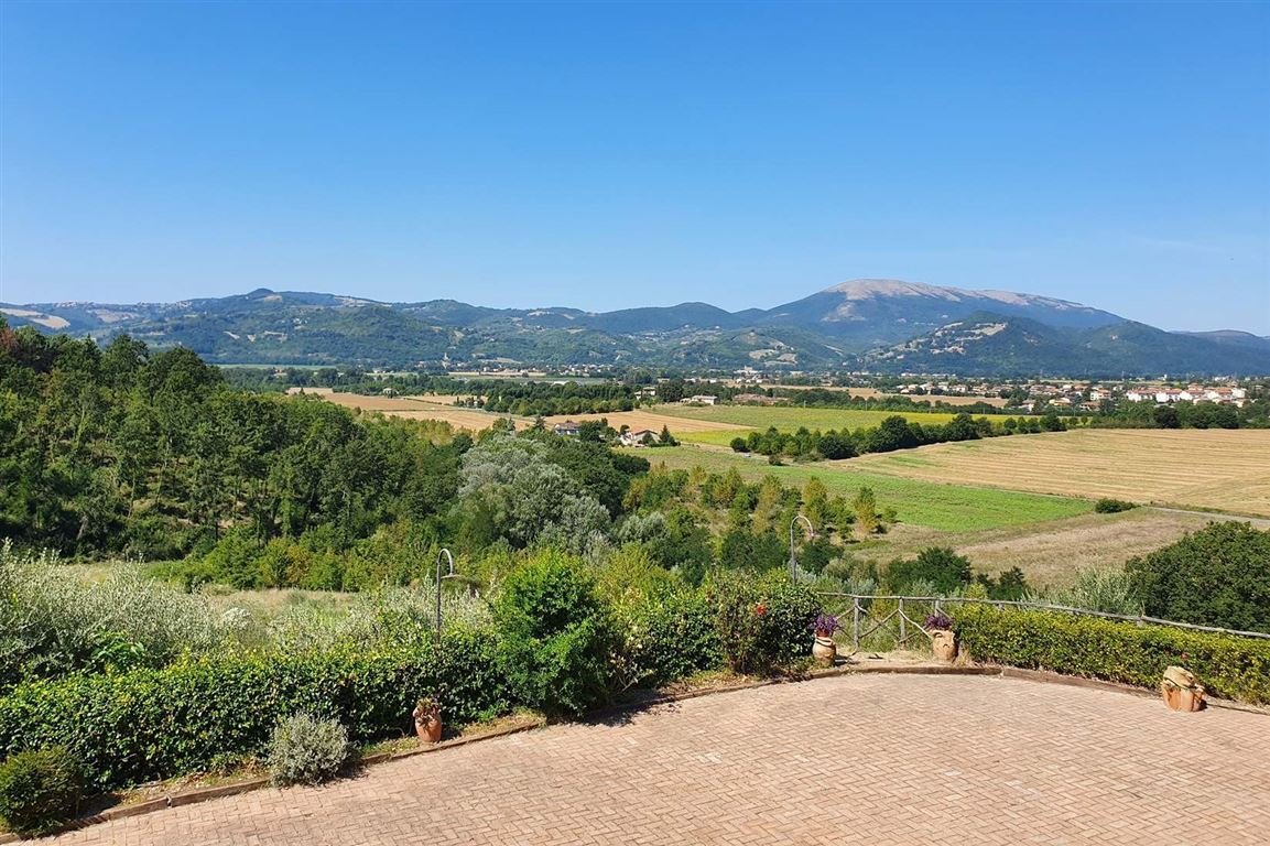 19-s577-beautiful-hills