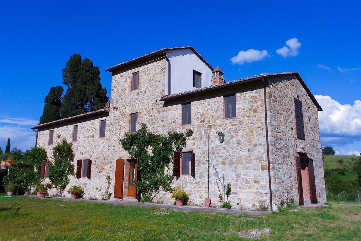 4-s594-farmhouse-for-sale-chianti-Casale-La-Madonn